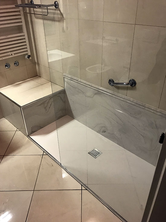 Trasformazione da vasca in doccia anche in piccoli spazi